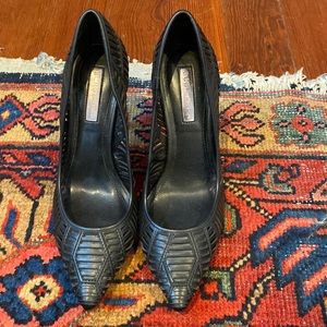 Contemporary black heels